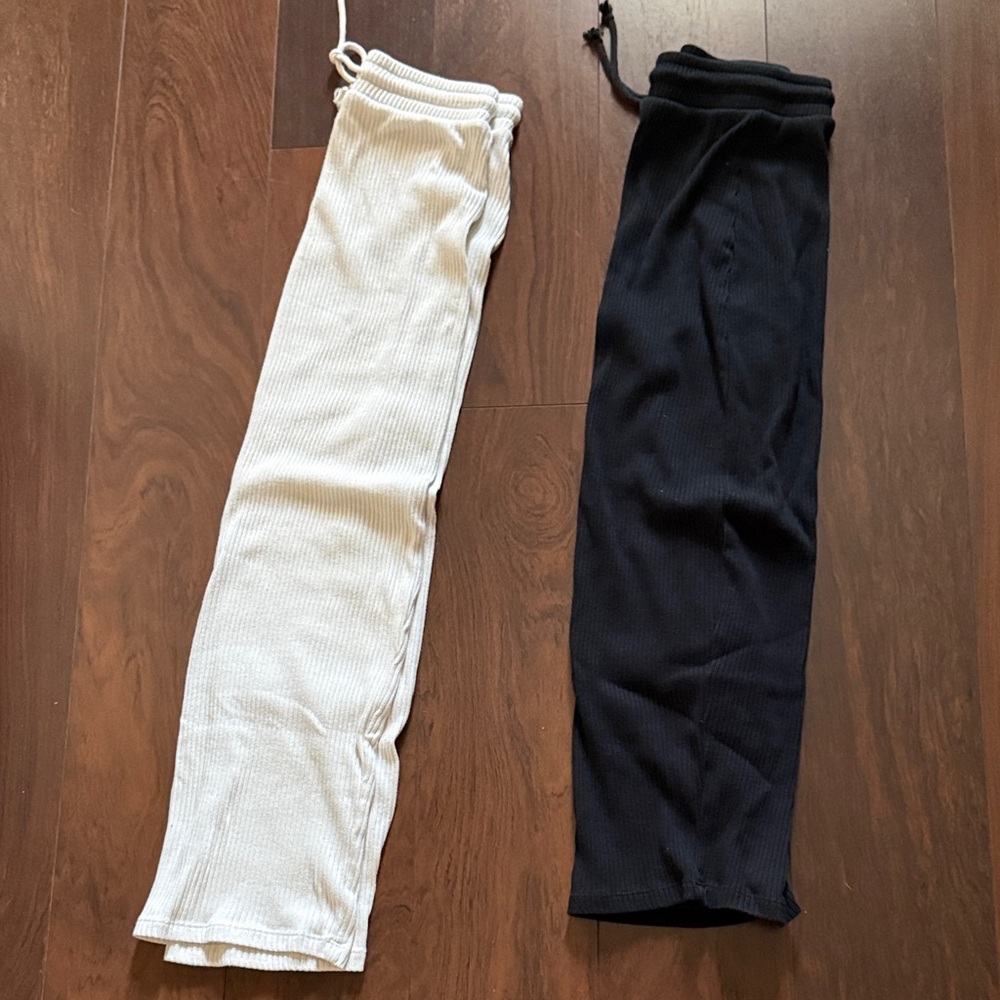 Zara womans Black and Cream midi skirts